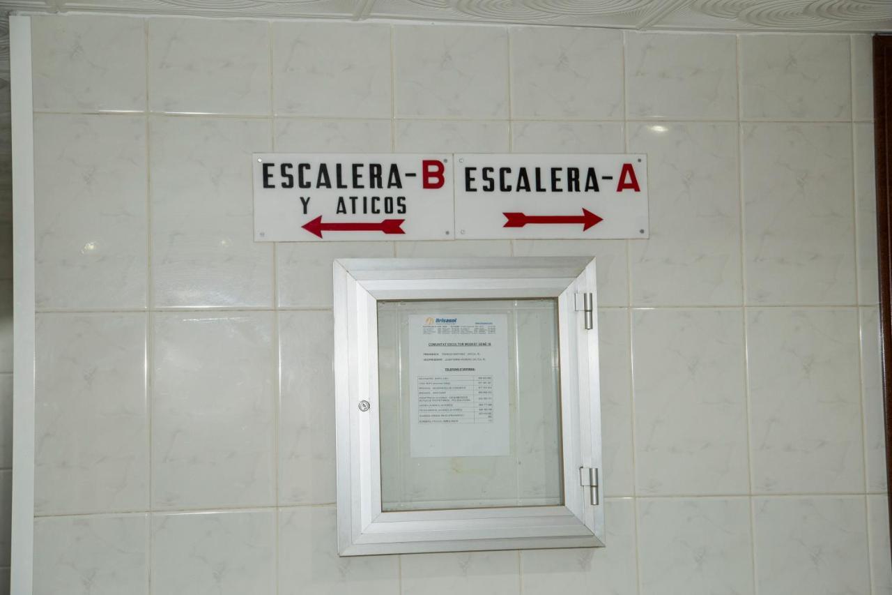 Apartamento Reus 1 - Parking Gratuito Exterior photo